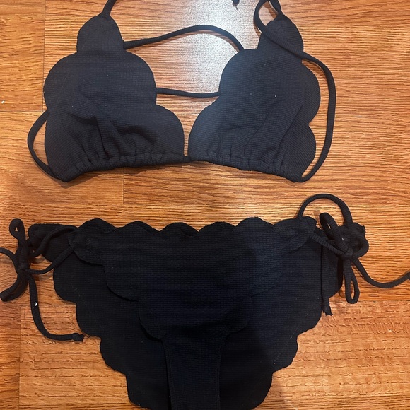 Black Scalloped Bikini Set